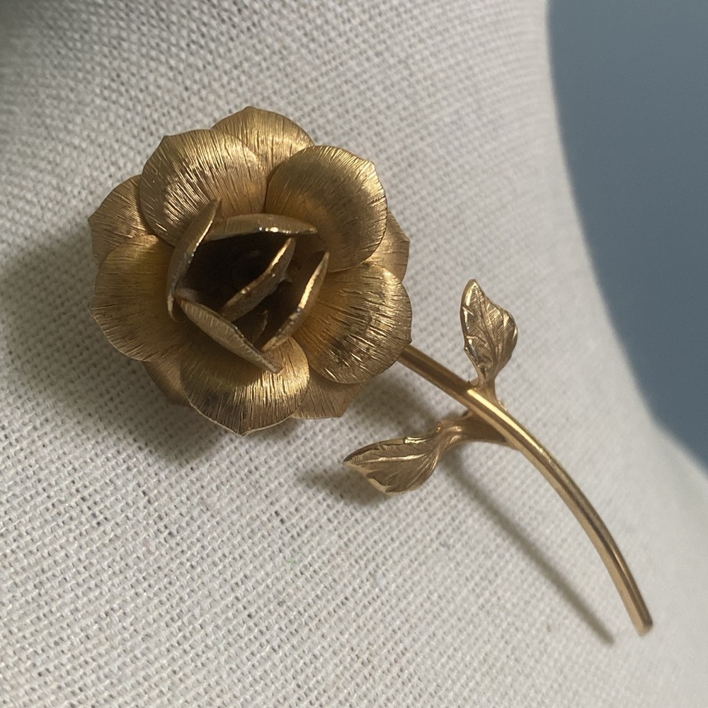 Vintage Giovanni Gold Flower Rose Brooch Pin